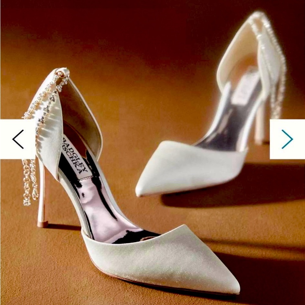 Badgley Mischka Ivory Heels - never been worn